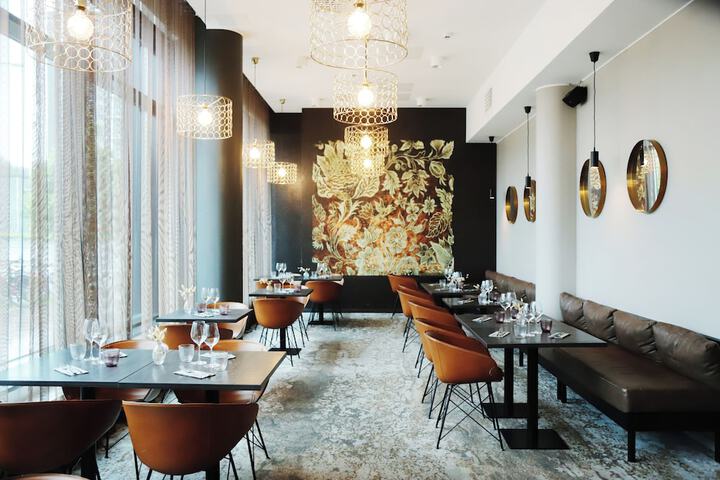 Dining 64 of 76