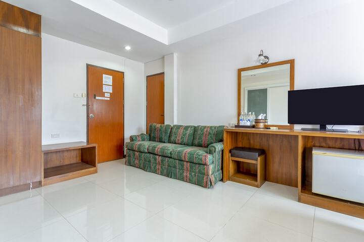 Room 13 of 40
