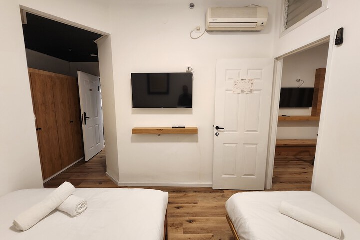 Room 31 of 141
