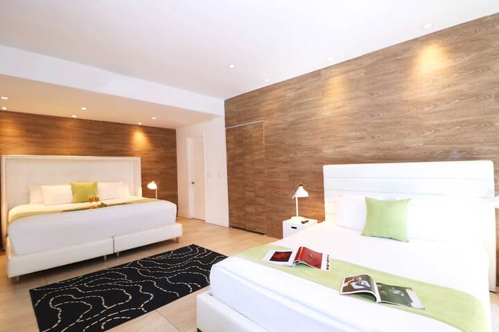1 Queen Bed (4 of 13)
