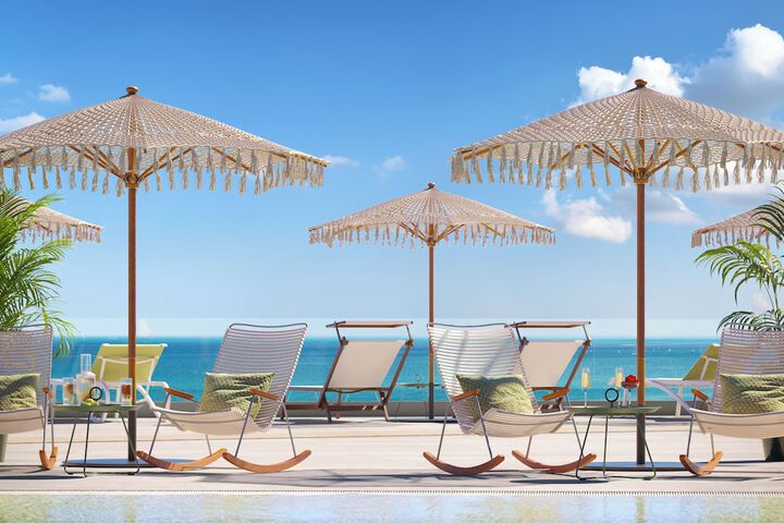 Hotel Pool
