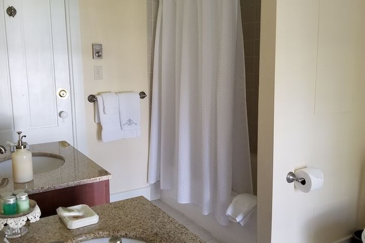 Bathroom Interior Photo