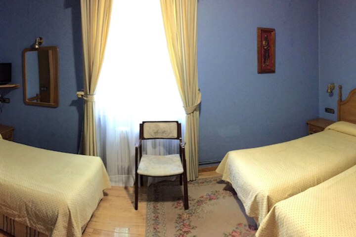 Room 11 of 40