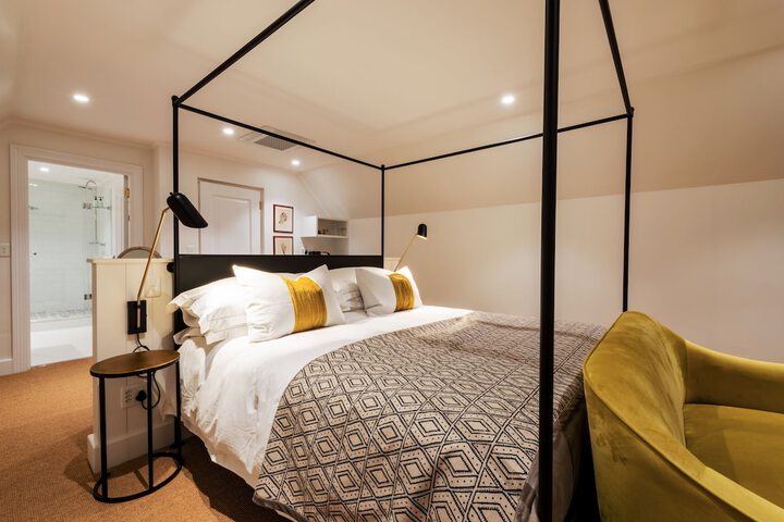 Room 11 of 60