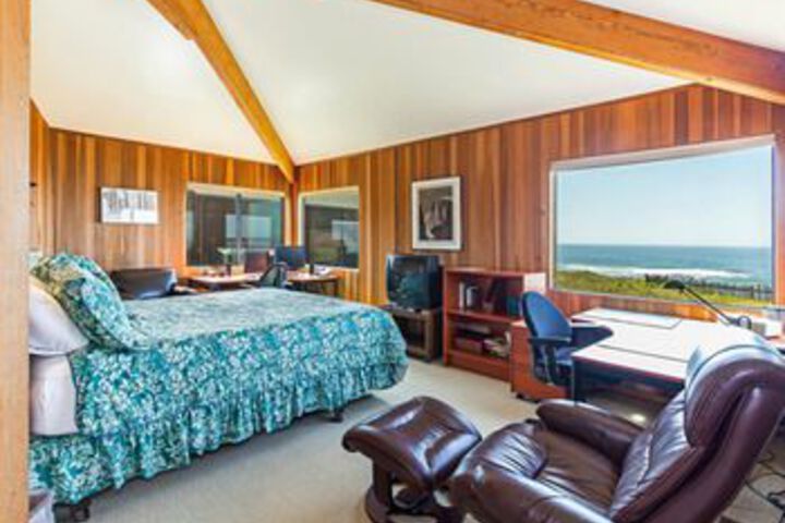 Room 13 of 25