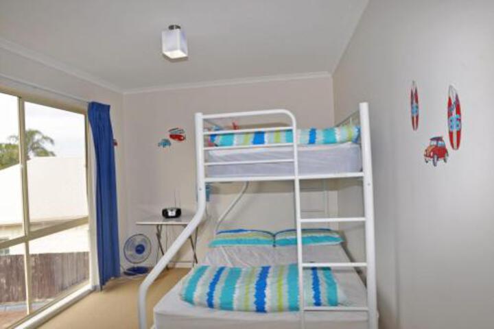 Room 33 of 47