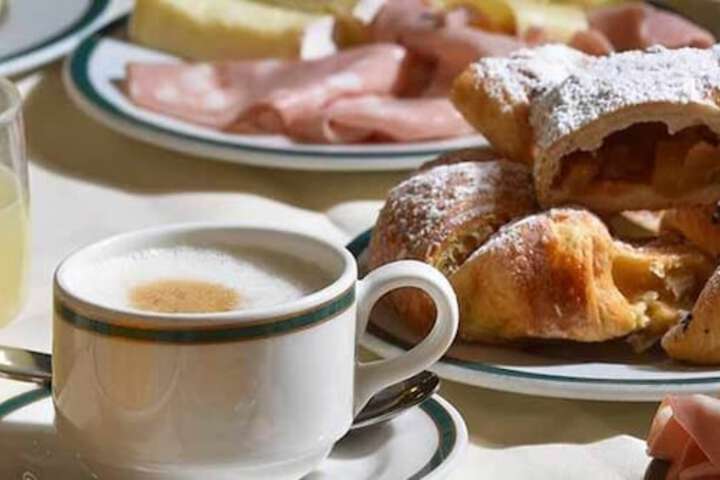 Breakfast/Coffee Service 25 of 37