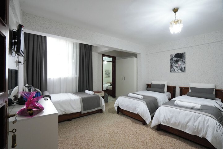 Room 10 of 62
