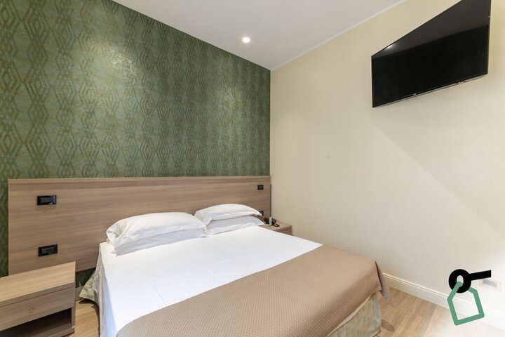 Room 10 of 36