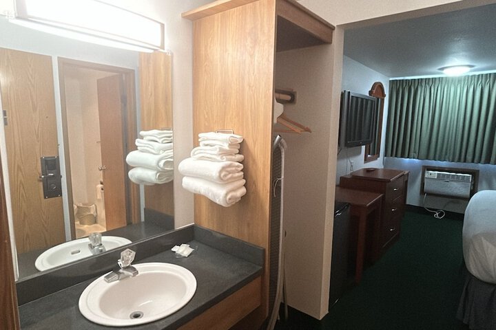 Room 35 of 49