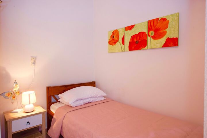 Room 4 of 52
