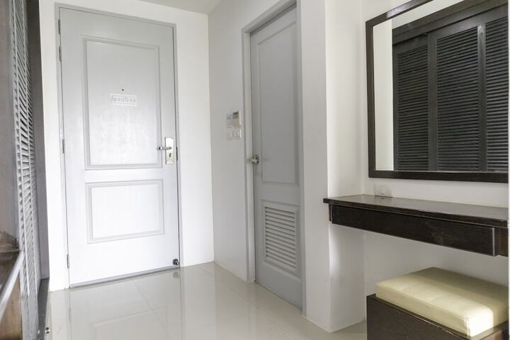 Room 4 of 31