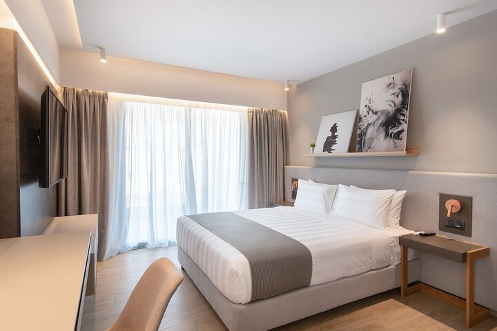 Room 30 of 106