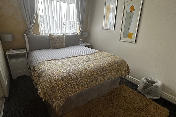 Room 28 of 44