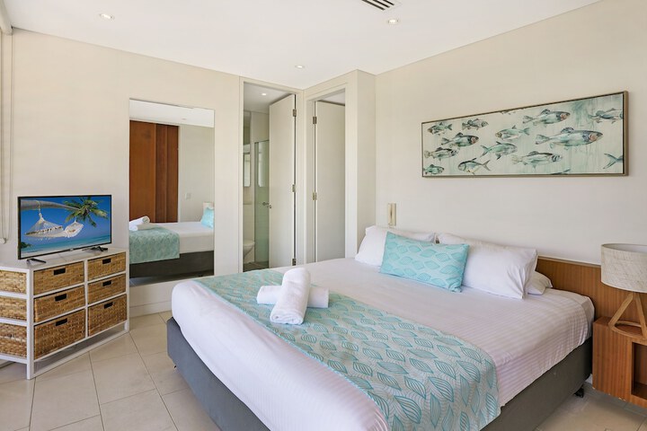 Room 6 of 230