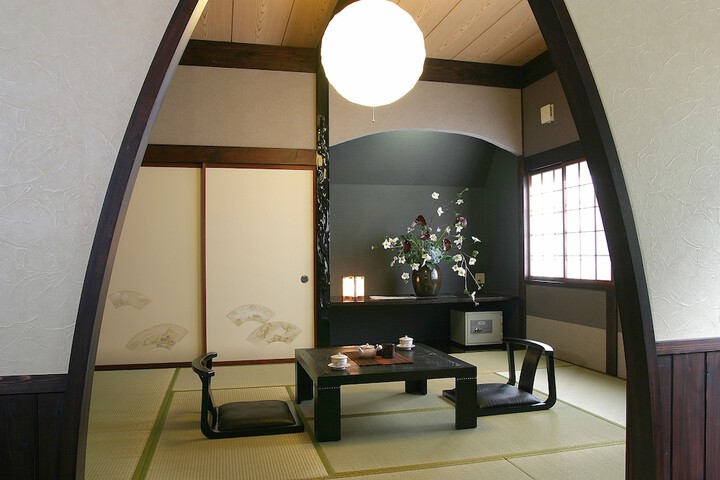 Room 6 of 24