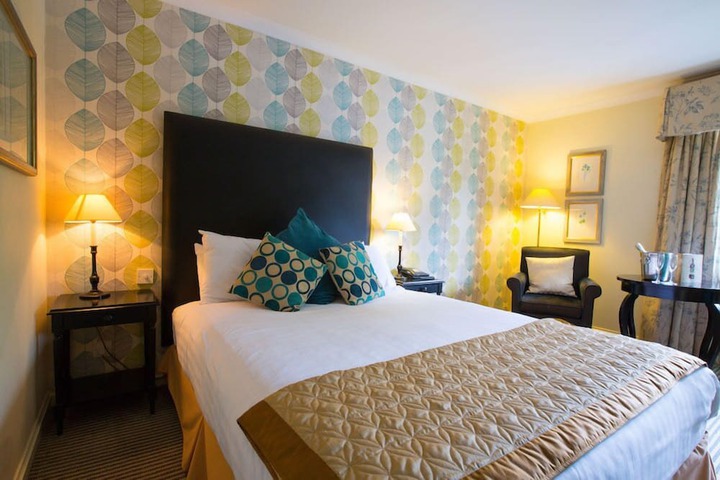 Room 25 of 60