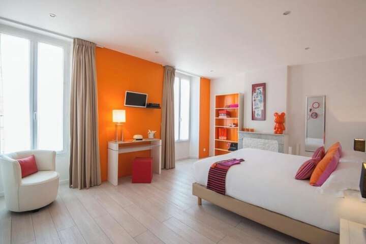 Room 2 of 42
