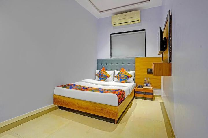 Room 3 of 15