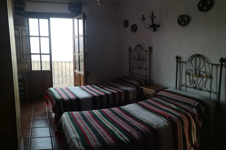 Room 2 of 9