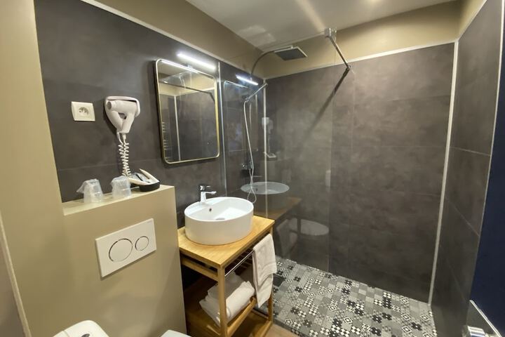 Clean Restrooms