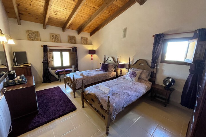Room 5 of 25