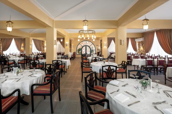 Dining 66 of 152