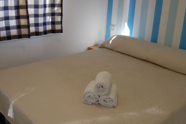 Room 4 of 65