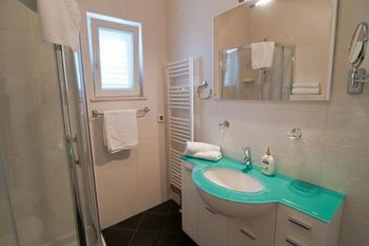 Room 3 of 22