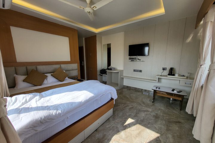 Room 4 of 75