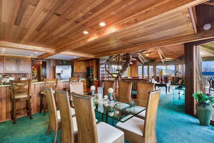 Photo of Napili Ocean Front House 43 5 Bedroom Home by Redawning