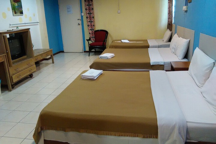 Room 21 of 32