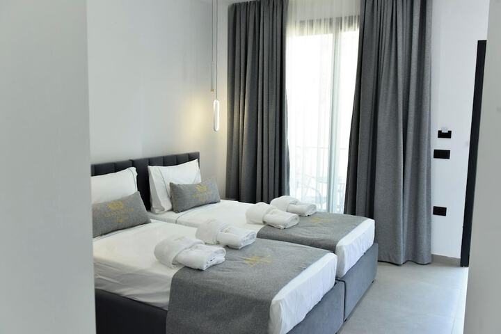 Room 14 of 164