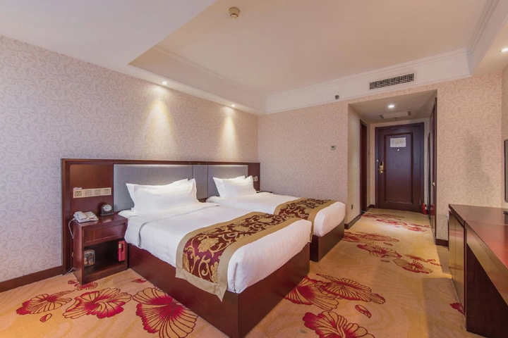 Room 5 of 11