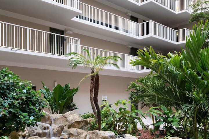 Hotel Exterior 127 of 135