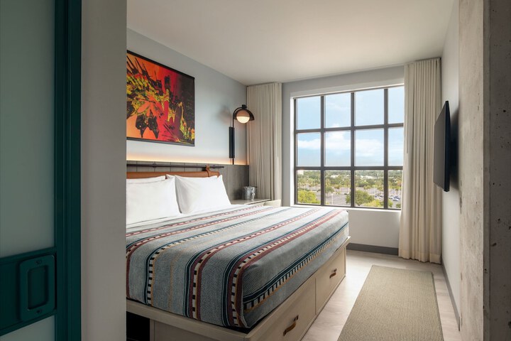 Room 11 of 43