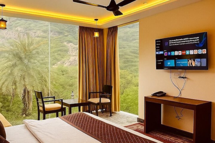 Room 6 of 42