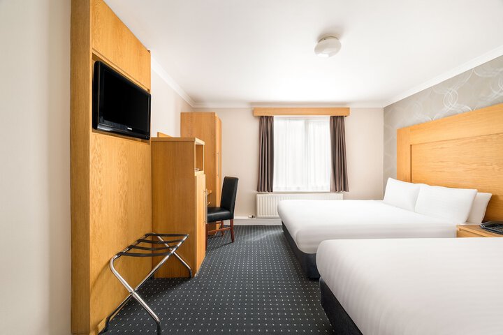 Room 16 of 32