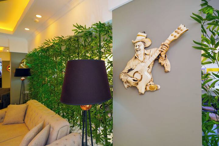 Hotel Interior 10 of 121