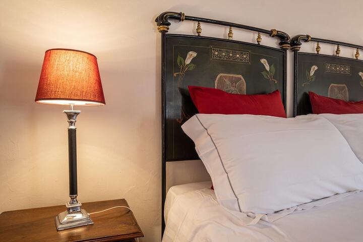 Room 8 of 32