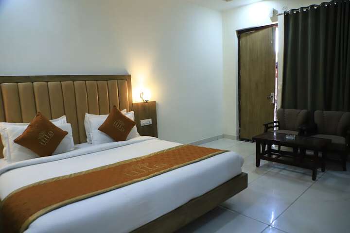 Room 28 of 178