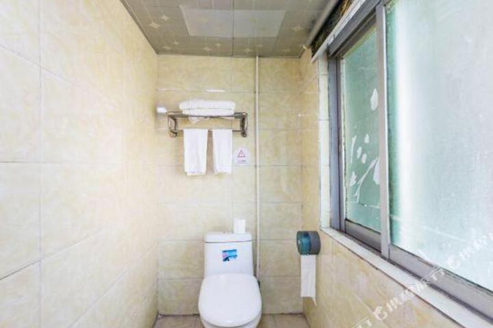 Huishang 168 Hotel (Shenzhen Guanlan Peoples Park Wanyuecheng Branch)