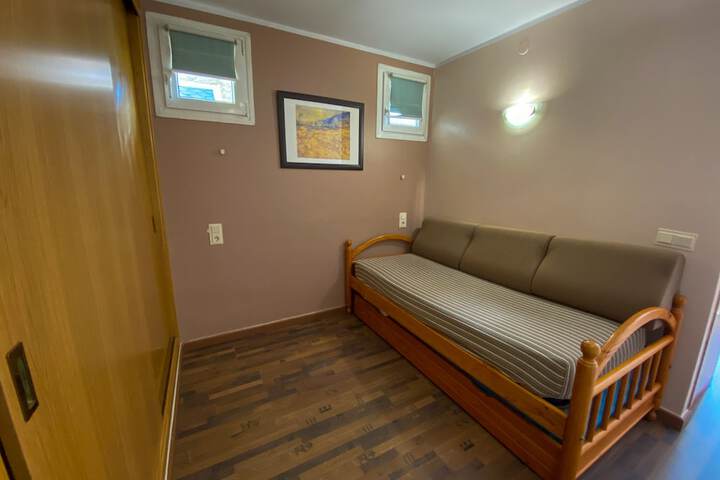Room 15 of 44