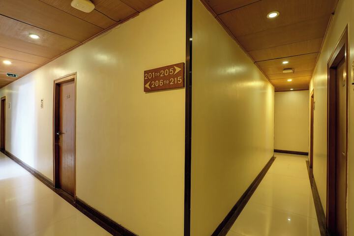 Hotel Interior 5 of 116