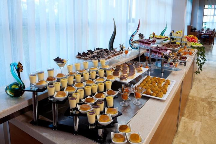 Dining 75 of 108