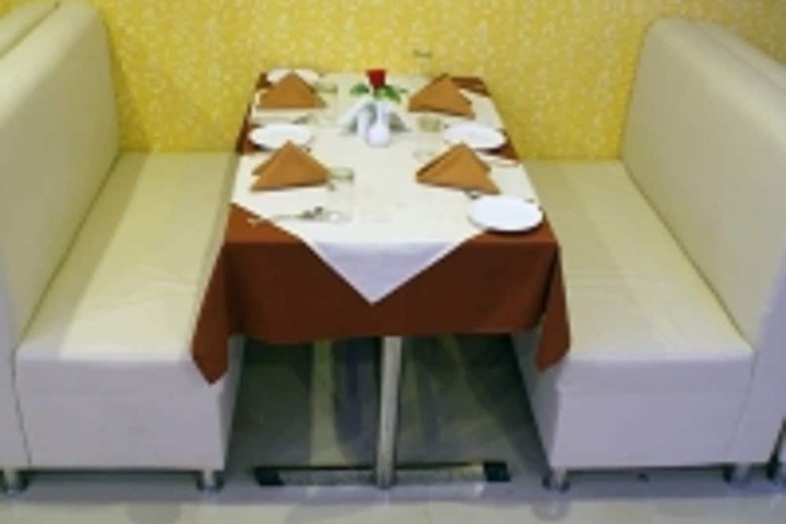 Dining 15 of 17