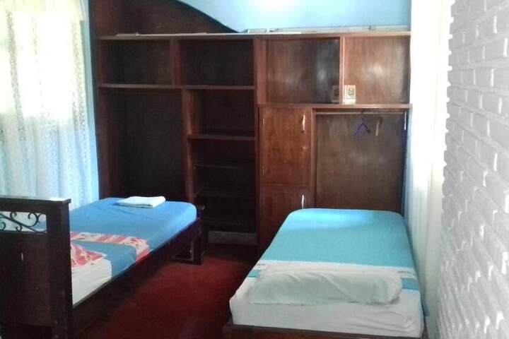 Room 5 of 6