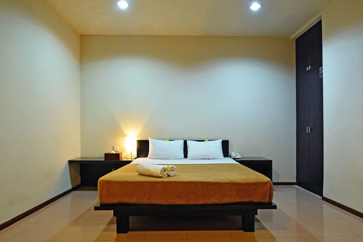 Room 6 of 37