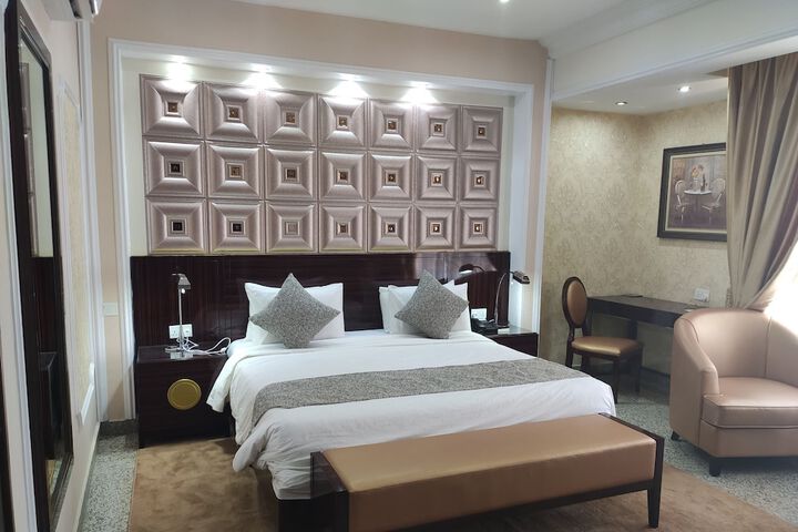 Room 8 of 23