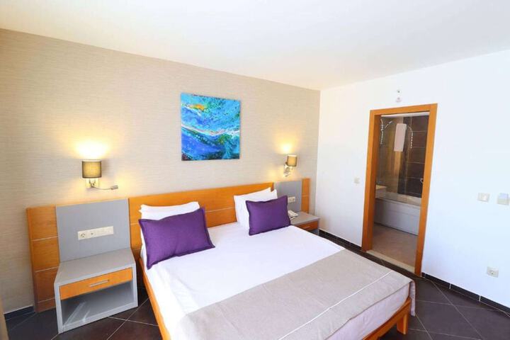 Room 10 of 71